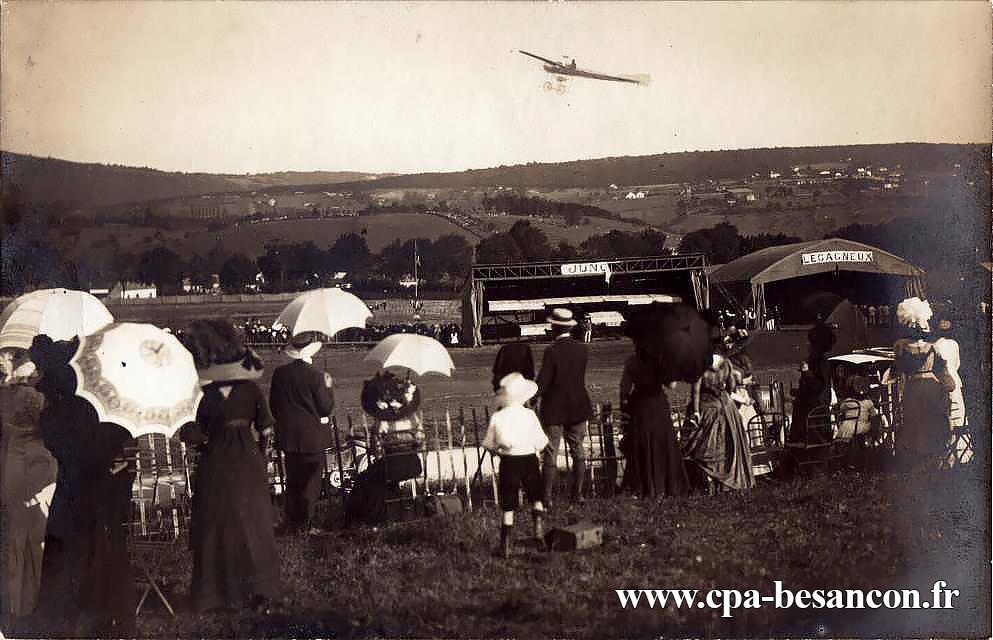 BESANÇON-MEETING des 14, 15 et 16 juillet 1911 - Aérodrome de Palente. - Un vol de l'Aviateur Hanriot